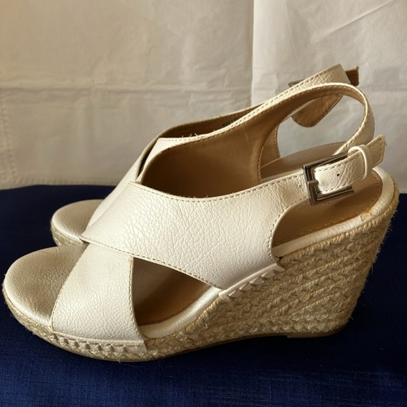 Apt 9 Women’s Sz 8M White Espadrille Wedge Platform Sling Back Open Toe Heels - Picture 3 of 10